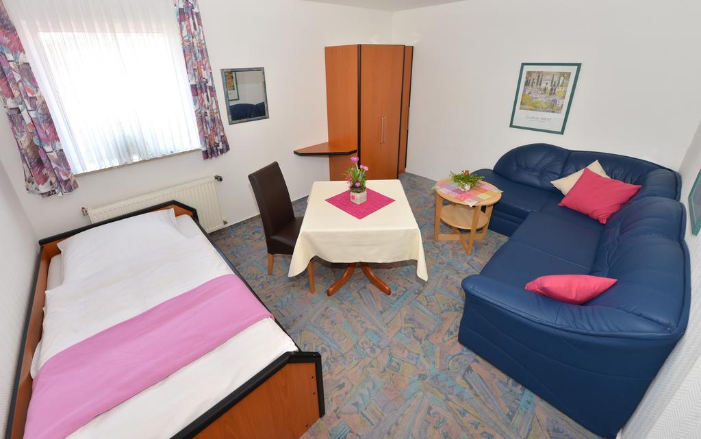 Rhoen-Hotel Sonnenhof - Restaurant & Cafe Poppenhausen Bilik gambar