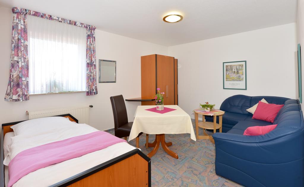 Rhoen-Hotel Sonnenhof - Restaurant & Cafe Poppenhausen Bilik gambar