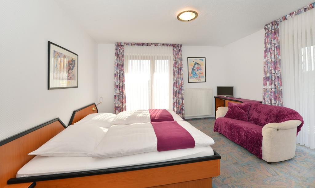 Rhoen-Hotel Sonnenhof - Restaurant & Cafe Poppenhausen Luaran gambar
