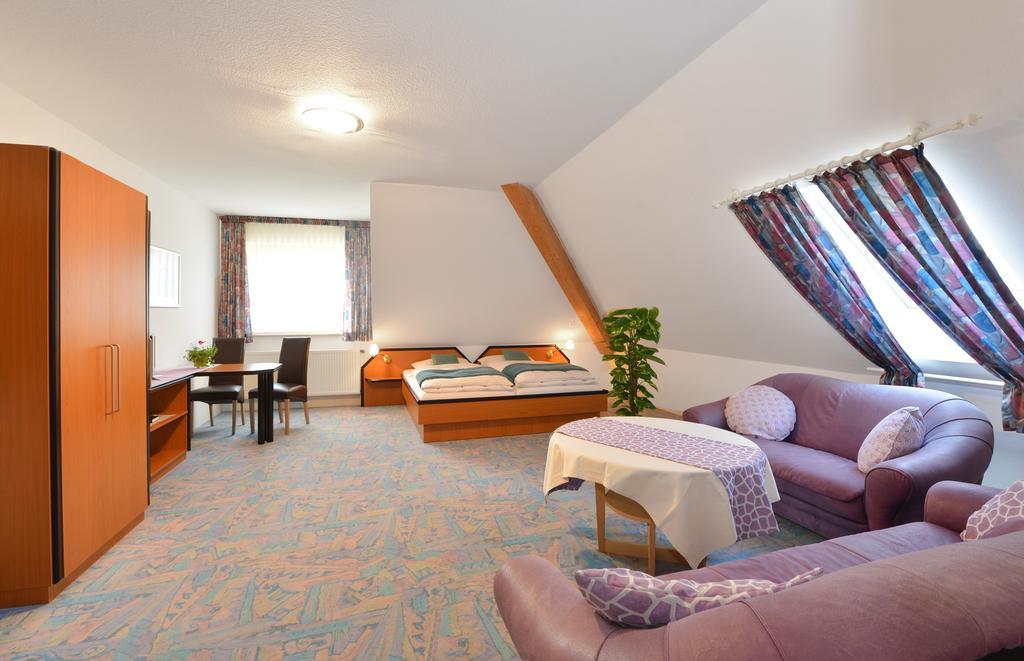 Rhoen-Hotel Sonnenhof - Restaurant & Cafe Poppenhausen Bilik gambar