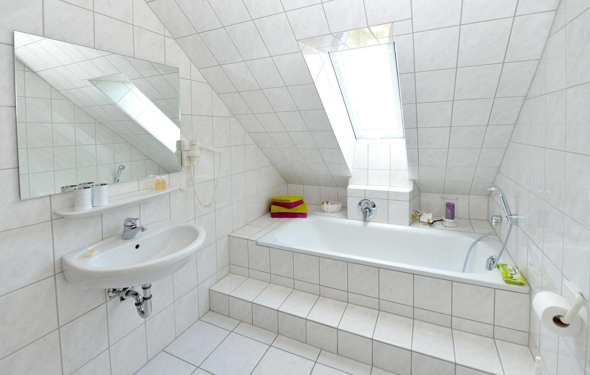 Rhoen-Hotel Sonnenhof - Restaurant & Cafe Poppenhausen Luaran gambar