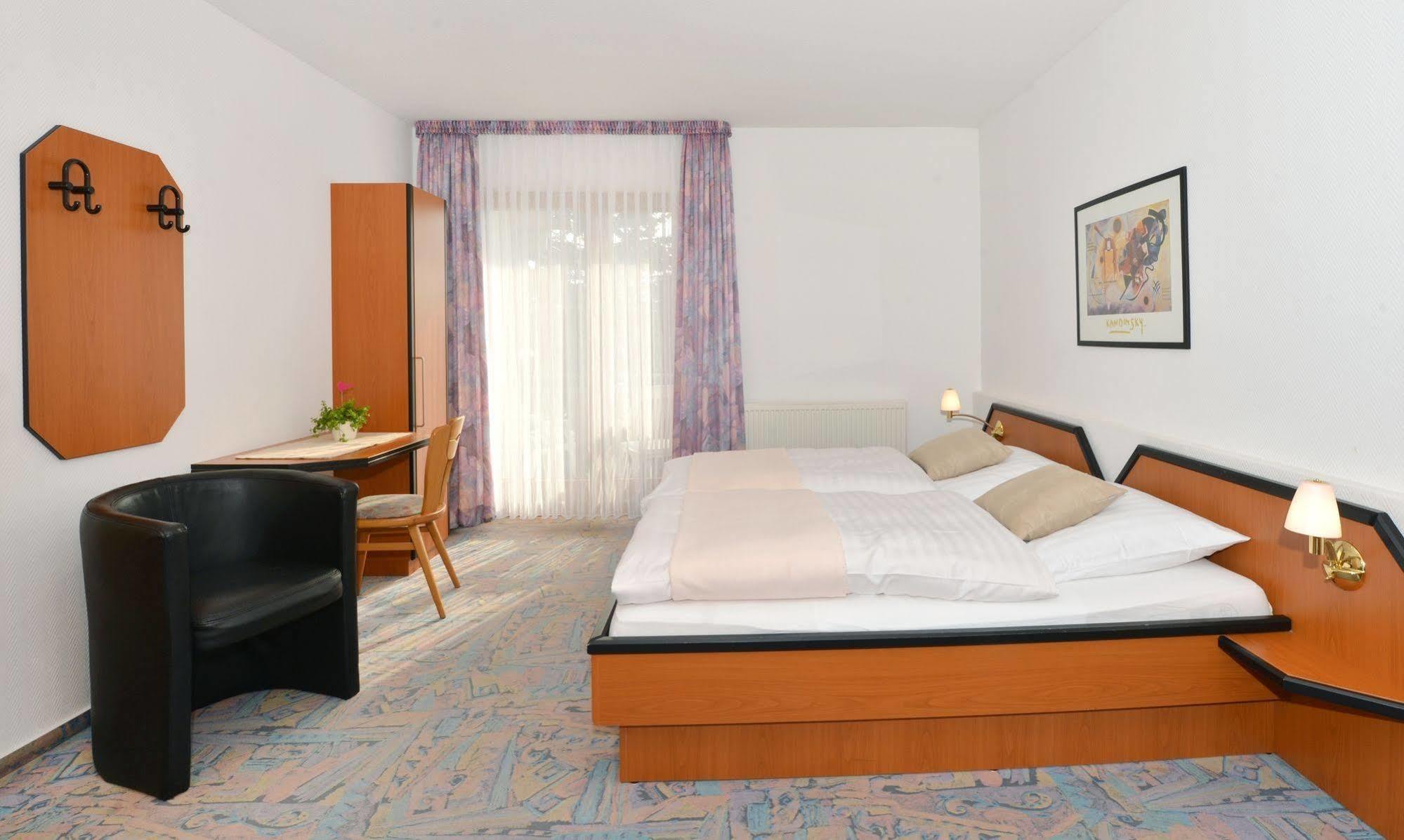 Rhoen-Hotel Sonnenhof - Restaurant & Cafe Poppenhausen Luaran gambar